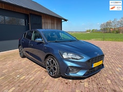 Ford Focus - 1.5 EcoBoost ST Line Business, ZEER NETJES , TREKHAAK