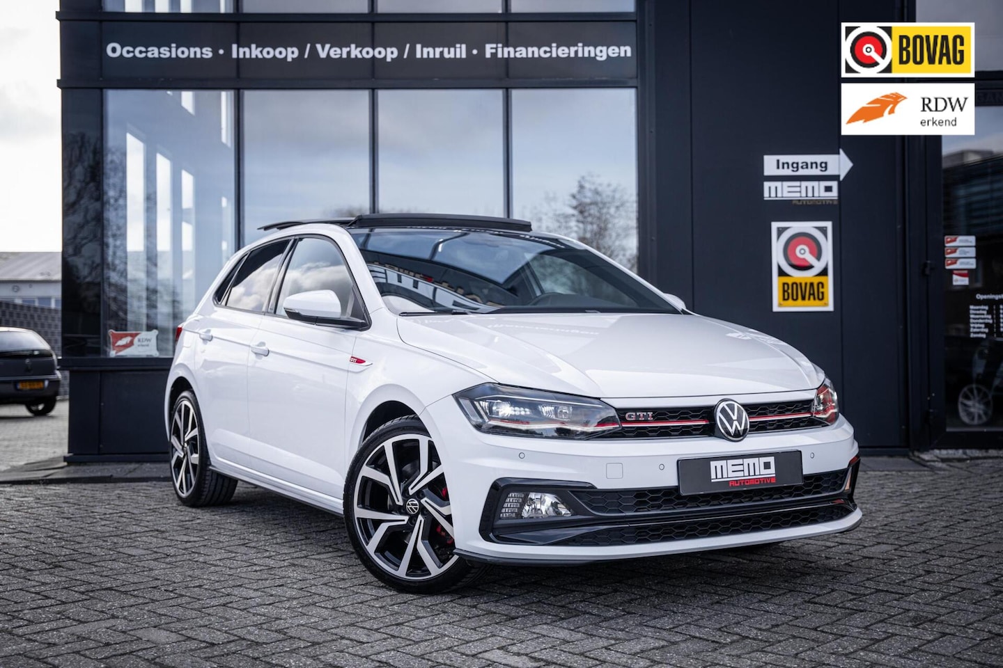 Volkswagen Polo - 2.0 TSI GTI*PANO*CARPLAY*KEYLESS*CLIMA*NAVI* - AutoWereld.nl