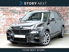BMW X1 - sDrive20i High Executive M Sport Pakket Automaat / Navigatiesysteem Plus / Panoramadak / L