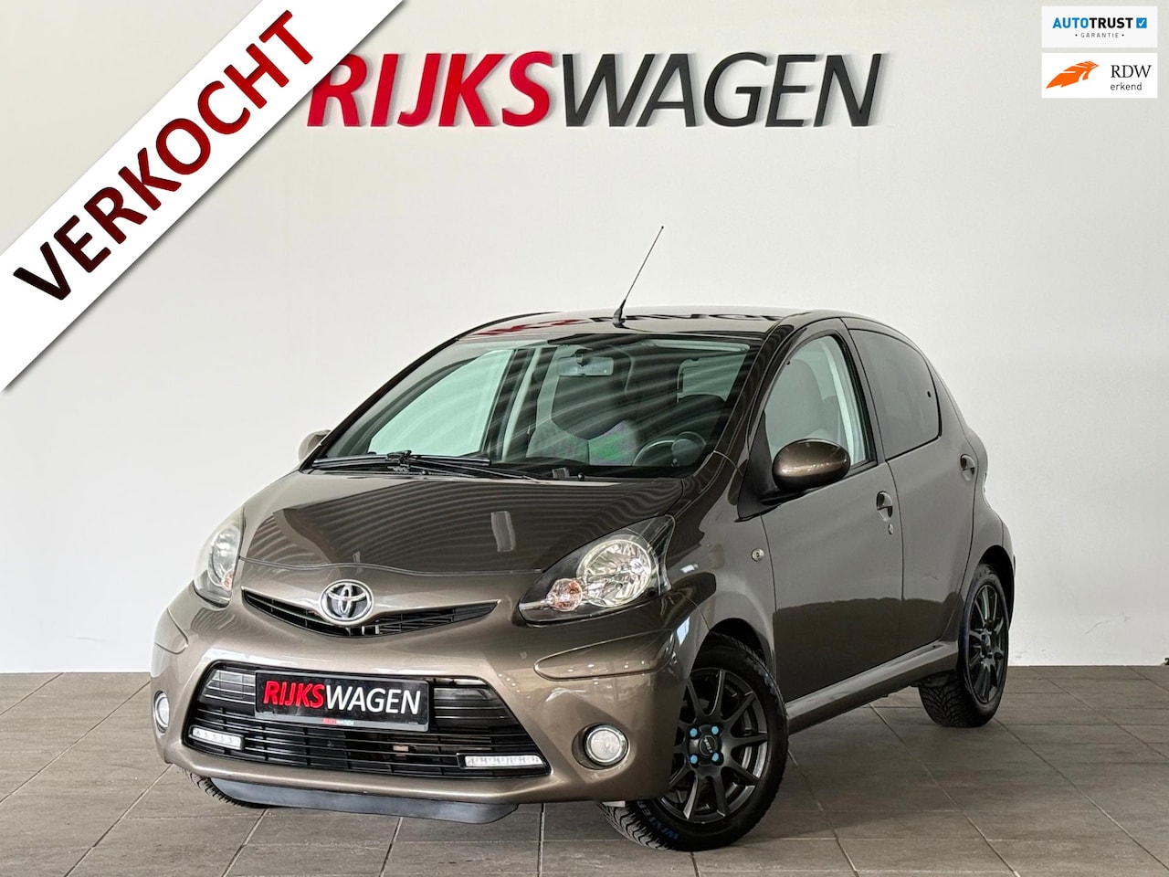 Toyota Aygo - 1.0 VVT-i Aspiration LED/Airco/Velgen/Elektrische ramen - AutoWereld.nl