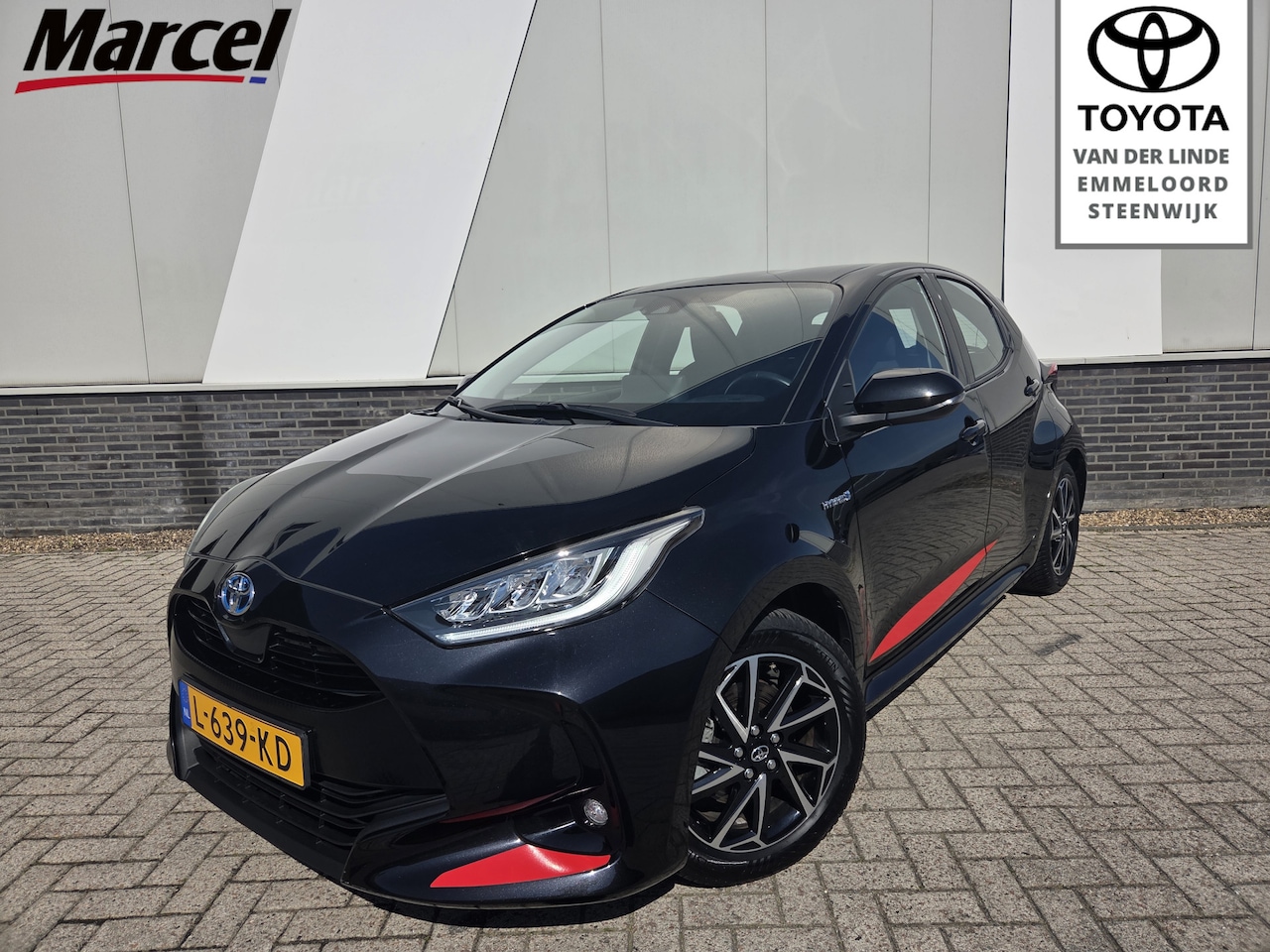 Toyota Yaris - 1.5 Hybrid Dynamic met RED pack Climaat Cruise LM velgen - AutoWereld.nl