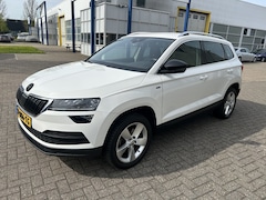 Skoda Karoq - 1.0 TSI Style Bus. NAV CAMERA CARPLAY LED
