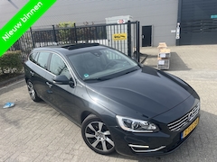 Volvo V60 - 2.4 D6 Automaat Pano|Clima|Navi|Camera 2014