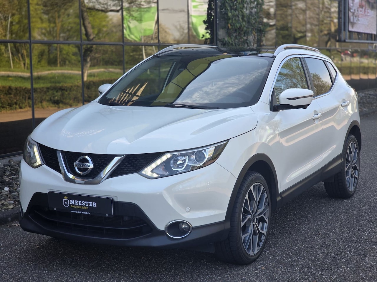 Nissan Qashqai - 1.2 Tekna |PANO|NAVI|STOELVERW - AutoWereld.nl
