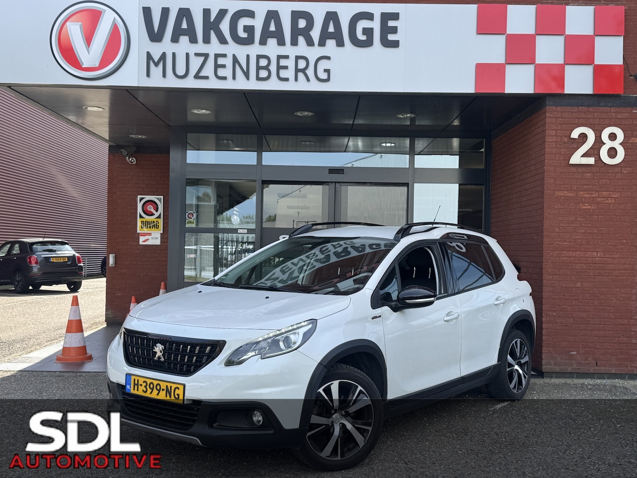 Peugeot 2008 - 1.2 PureTech GT-Line // D-RIEM VERVANGEN!! // NAVI // CAMERA // CLIMA // CRUISE // - AutoWereld.nl