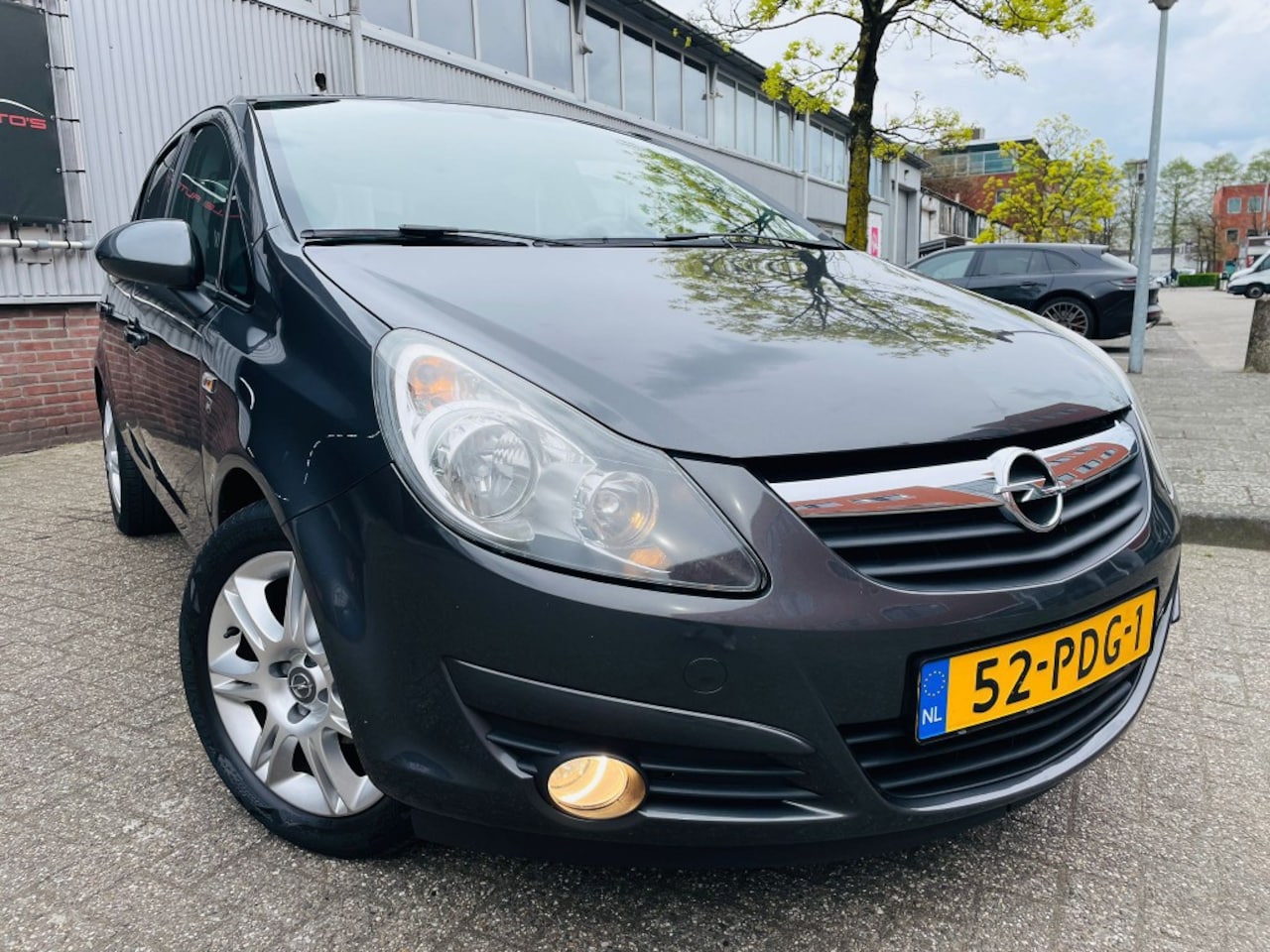Opel Corsa - 1.2-16V '111' Editn Autom 15' LMV AIRCO TREKHAAK - AutoWereld.nl
