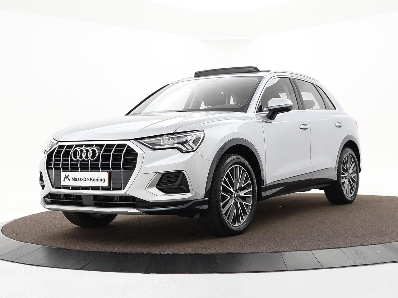 Audi Q3 - 35 TFSI 150pk S-tronic Advanced edition · Panoramadak · Apple/Android Car Play · Trekhaak - AutoWereld.nl