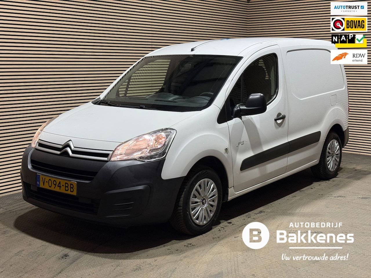 Citroën Berlingo - 1.6 BlueHDI 75 Comfort | Airco | Cruise | Trekhaak - AutoWereld.nl