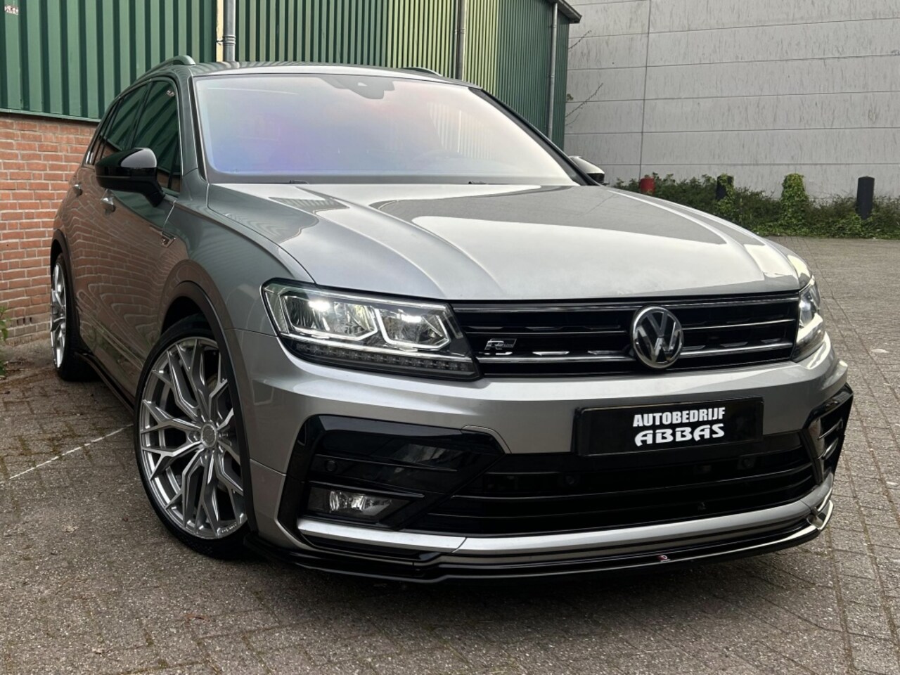 Volkswagen Tiguan - 2.0 TSI 4M. Highline