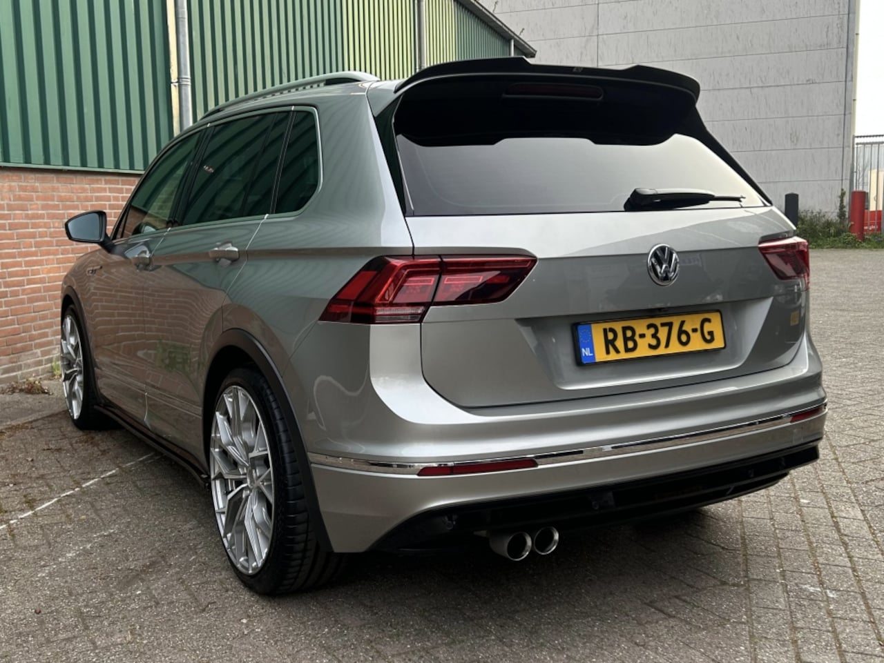 Volkswagen Tiguan - 2.0 TSI 4M. Highline