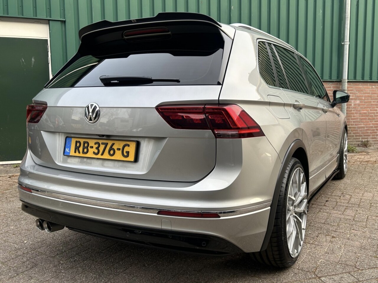Volkswagen Tiguan - 2.0 TSI 4M. Highline