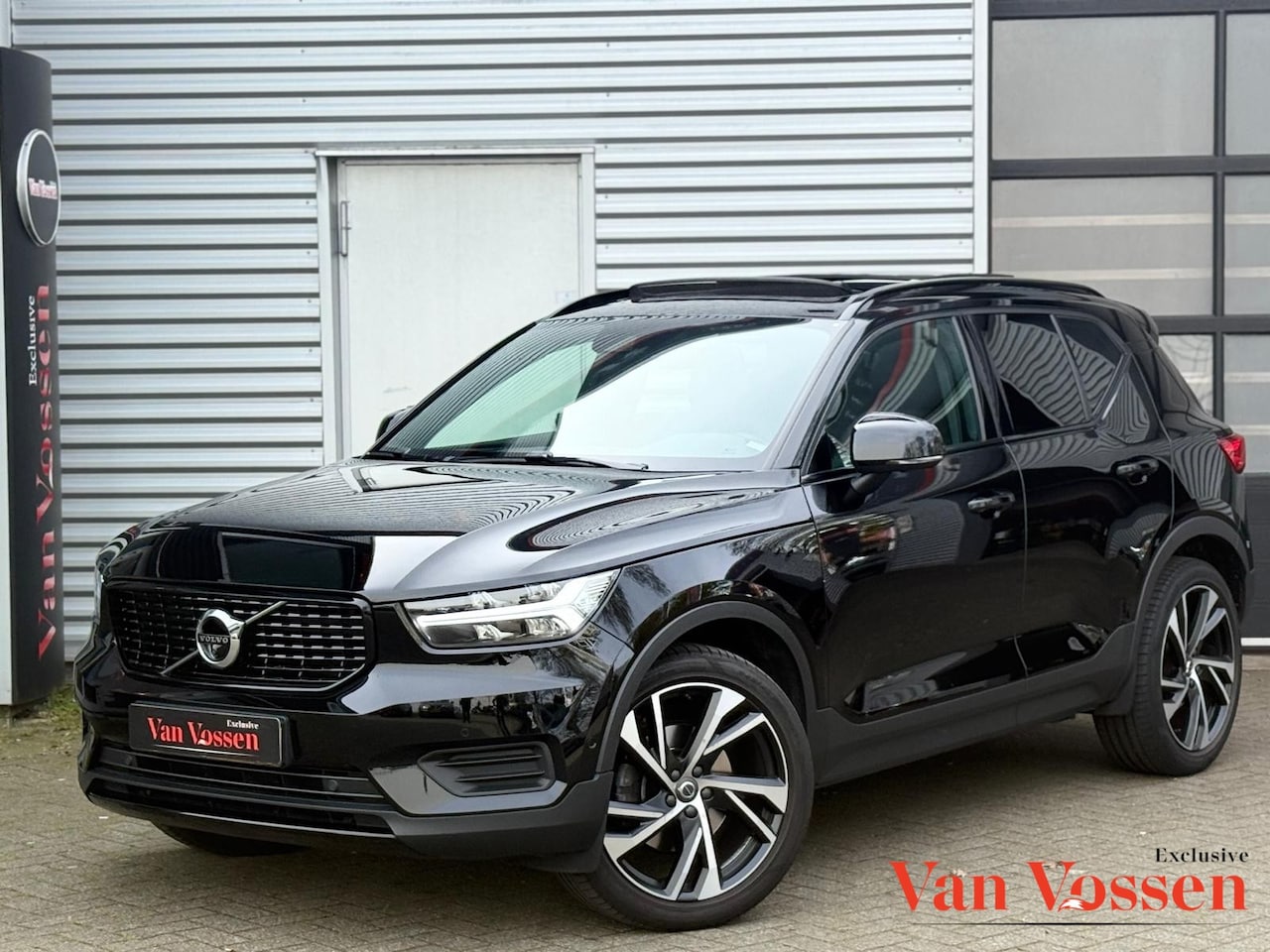 Volvo XC40 - 2.0 B4 AWD R-Design |PANO|360 CAMERA|CARPLAY|LANEASSIST|MEMORIE|HARMAN KARDON - AutoWereld.nl