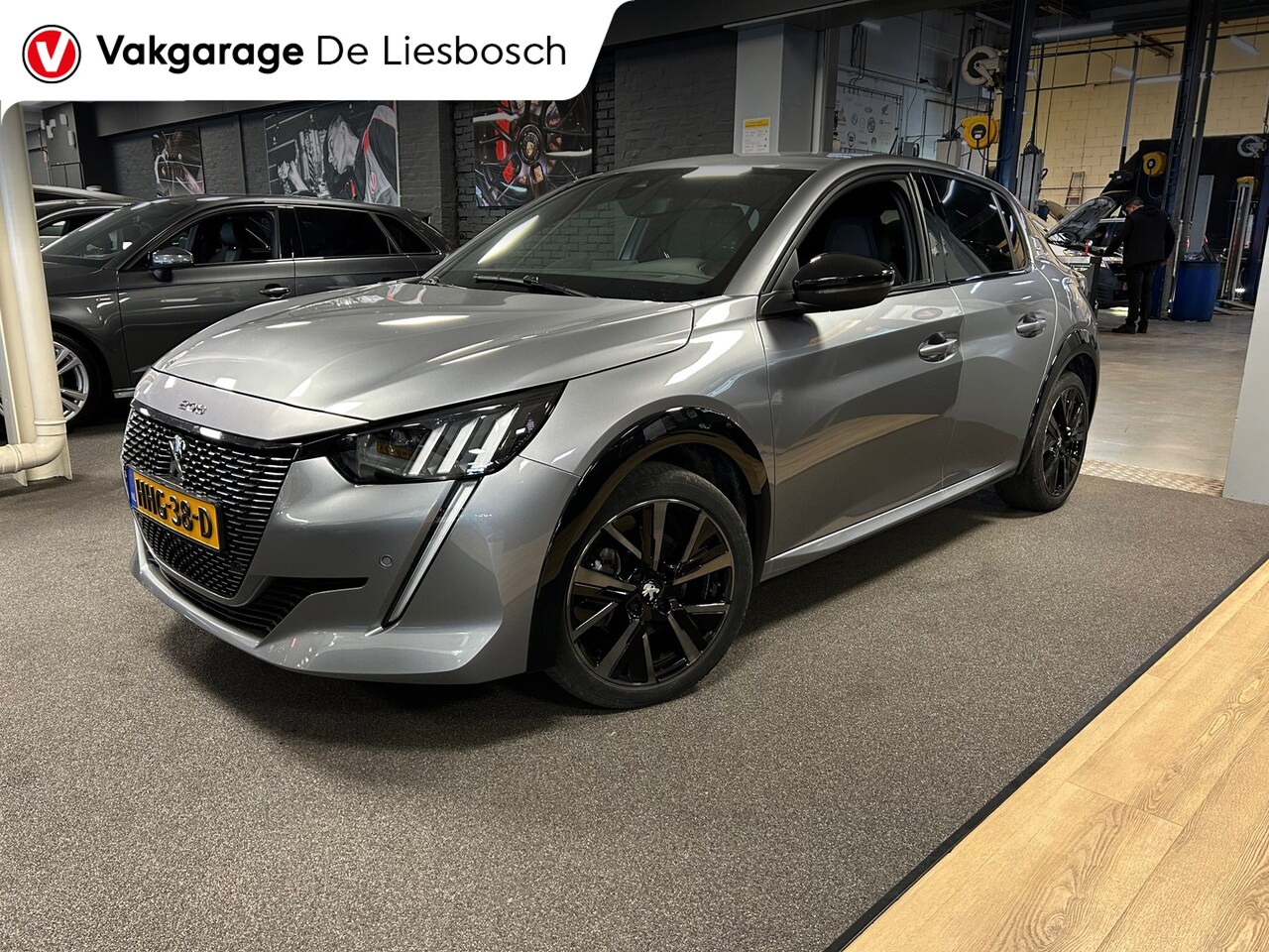 Peugeot 208 - 1.2 PureTech GT / Navigatie / DAB / Camera / pdc v+a / geen bijkomende kosten - AutoWereld.nl