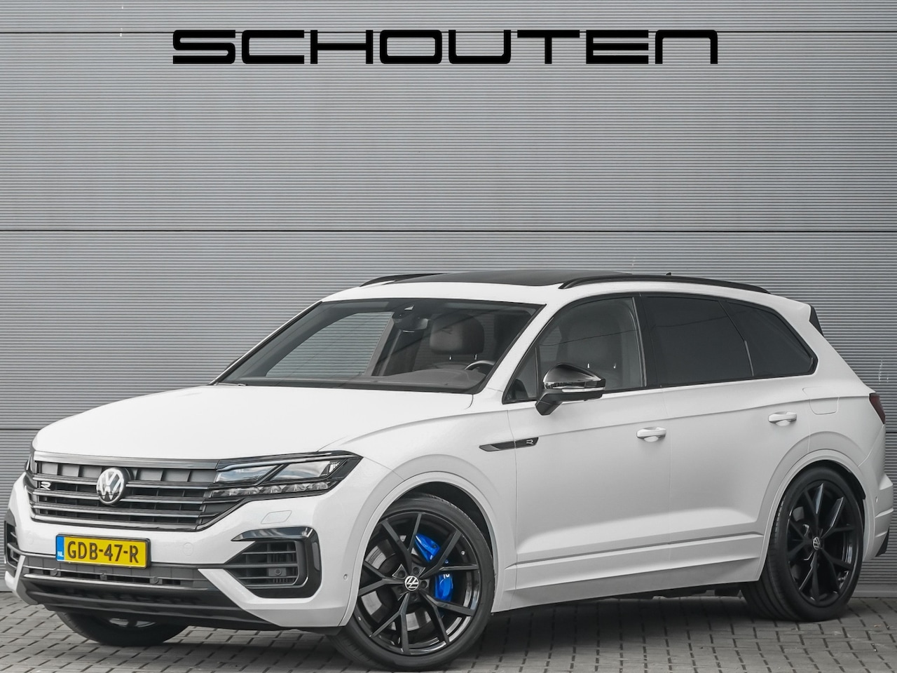 Volkswagen Touareg - 3.0 TSi 4MOTION R Black Style Pano Trekhaak 22" - AutoWereld.nl