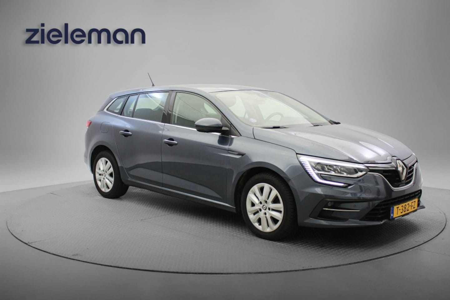 Renault Mégane Estate - 1.3 TCe 140 Equilibre - Carplay, Navi, Cruise, Clima, Trekhaak - AutoWereld.nl