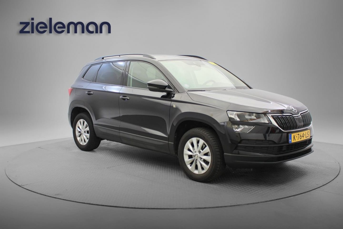 Skoda Karoq - 1.5 TSI ACT Business Edition Automaat - Carplay, Navi, Cruise, Clima, Stoelverw. - AutoWereld.nl