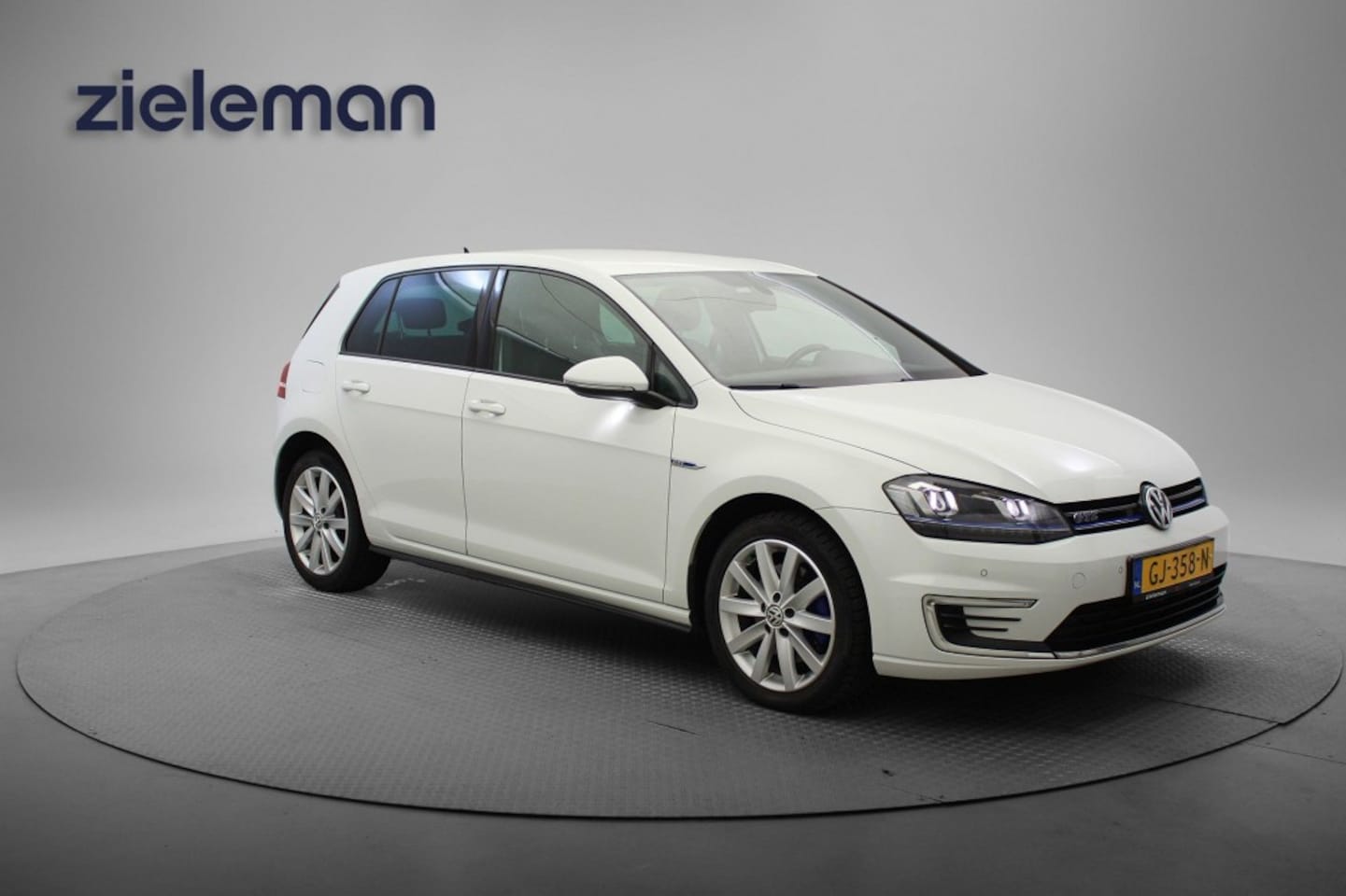 Volkswagen Golf - 1.4 TSI GTE - Navi, Clima, PDC - AutoWereld.nl