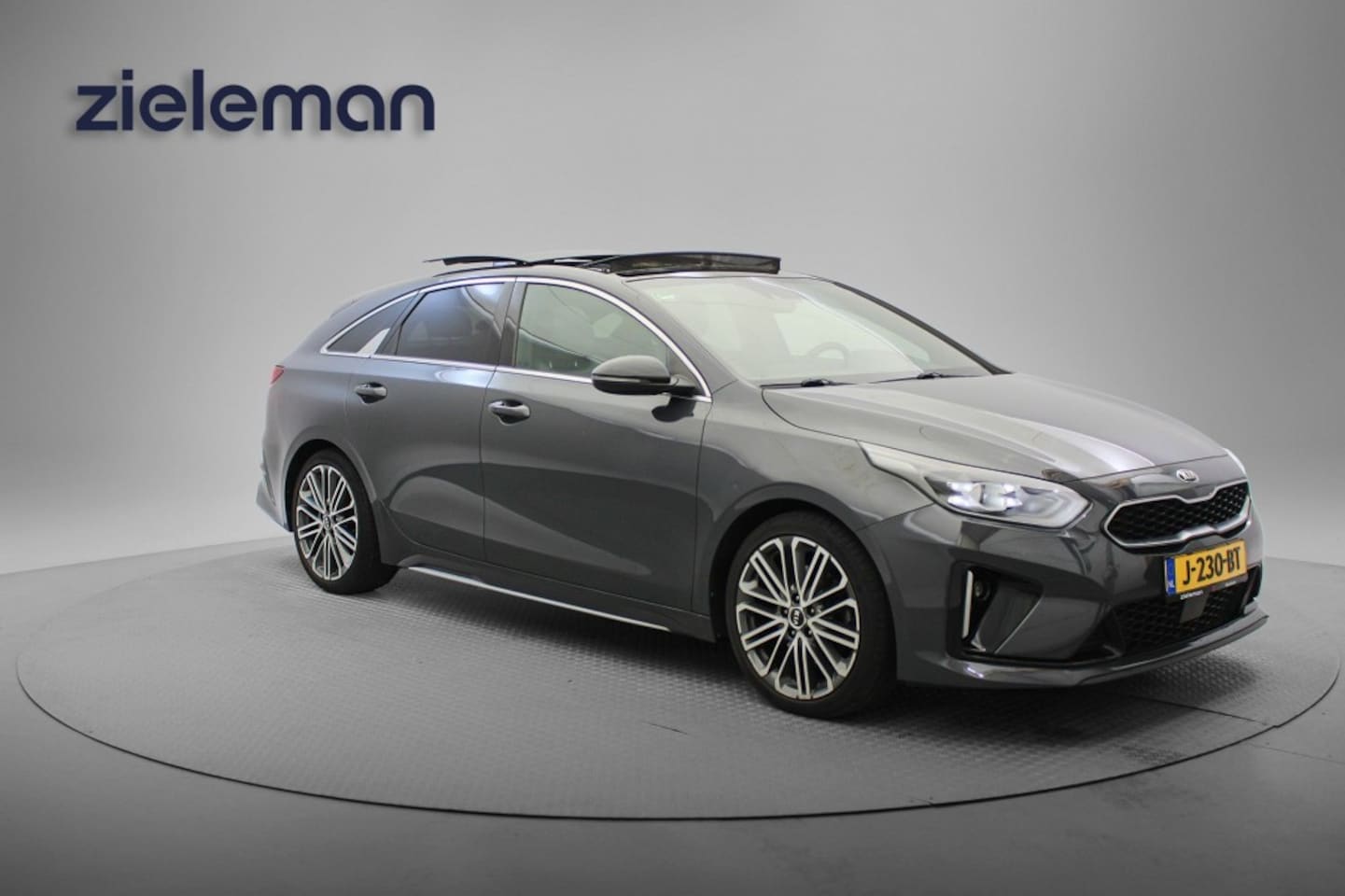 Kia Pro cee'd - 1.4 T-GDI GT-PlusLine Automaat - Panorama, Carplay, Camera, Half Leer, Stoel/Stuur Verw. A - AutoWereld.nl