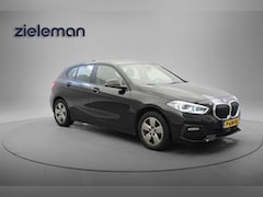 BMW 1-serie - 118d Business Edition Automaat - Digitaal Cockpit, Carplay, Navi, Cruise, Trekhaak afn