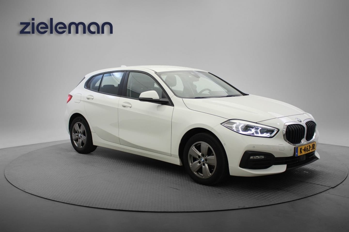 BMW 1-serie - 118i Executive Edition - Digitaal Cockpit, Carplay, Camera, Clima, PDC - AutoWereld.nl