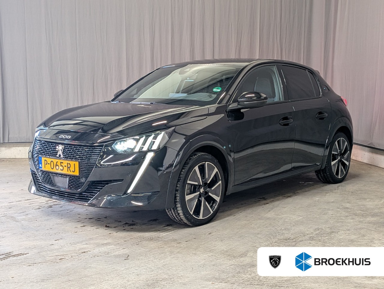 Peugeot e-208 - EV GT 350 50 kWh | Camera | St. Verwarming | CarPlay | Climate & Cruise C. | PDC V&A | 17" - AutoWereld.nl