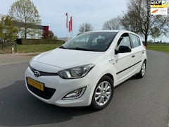 Hyundai i20 - 1.2i Business Edition NAP/LED/AIRCO/APK 2027