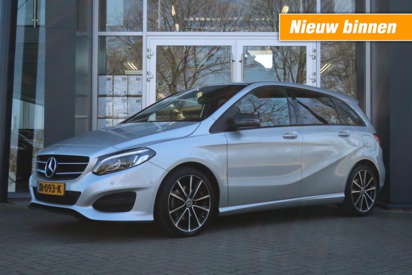 Mercedes-Benz B-klasse - B180, Trekhaak Afneembaar, Navi, LED Verlichting, etc. - AutoWereld.nl