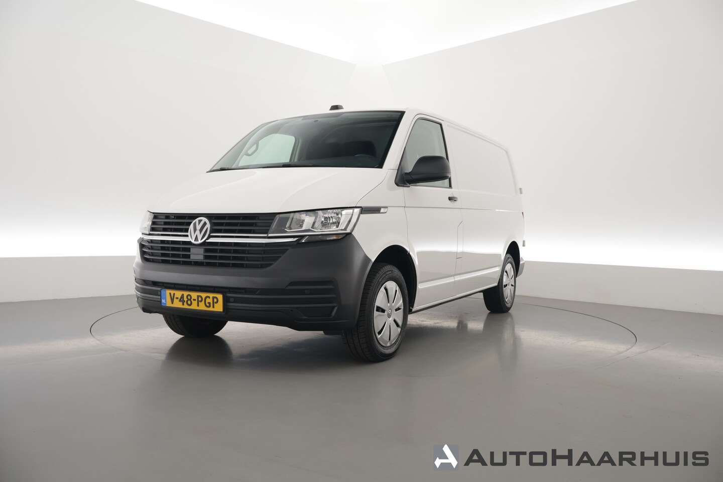 Volkswagen Transporter - 2.0 TDI-150pk Automaat | L1H1 | Apple CarPlay & Android Auto | Camera | PDC V+A | Trekhaak - AutoWereld.nl