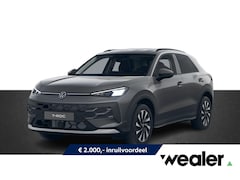 Volkswagen T-Roc - Life First Edition 1.5 eTSI 85 kW / 116 PK 7-DSG | Ambient pakket | Comfort pakket | Trekh
