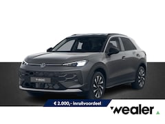 Volkswagen T-Roc - Life First Edition 1.5 eTSI 85 kW / 116 PK DSG | Trekhaak wegklapbaar | Multimedia pakket