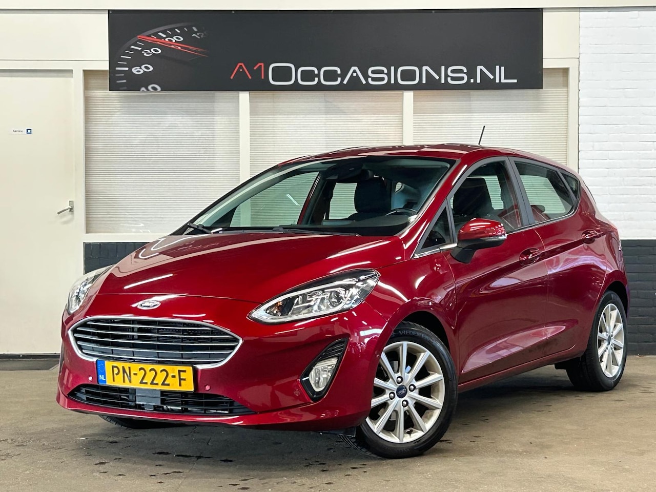 Ford Fiesta - 1.0 EcoBoost Titanium + NAVI + APPLE CARPLAY - AutoWereld.nl