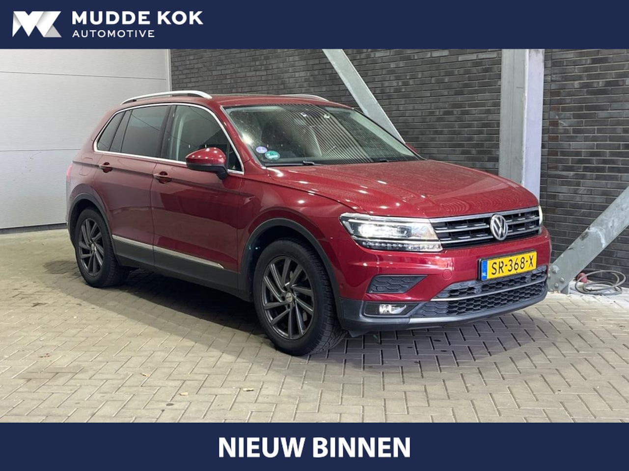 Volkswagen Tiguan - 1.4 TSI ACT Highline | Panoramadak | Trekhaak | Stoelverwarming | Camera | Leder - AutoWereld.nl