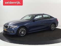 BMW 3-serie - 320i Executive Edition | Sportstoelen | Carplay | Live Cockpit | Half leder | Navigatie |
