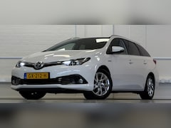 Toyota Auris Touring Sports - 1.8 Hybrid Dynamic Trekhaak 2e Eigenaar Camera Navi Mooi
