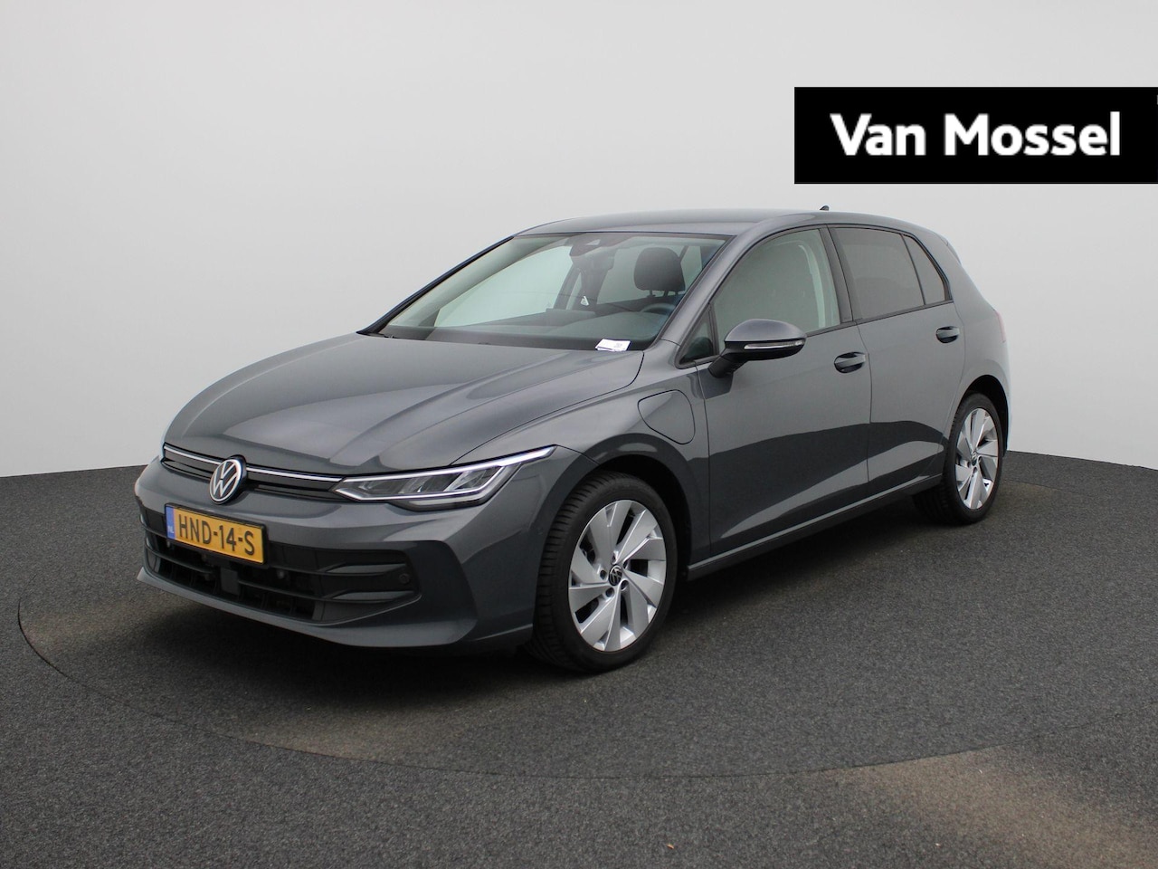 Volkswagen Golf - 1.5 eHybrid Life Edition | 17 inch velgen | Automaat | Stoel/stuur verwarming | Achteruitr - AutoWereld.nl