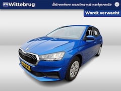 Skoda Fabia - 1.0 TSI Ambition / App connect / Parkeersensoren achter / Airco / Cruise controle / Fabrie