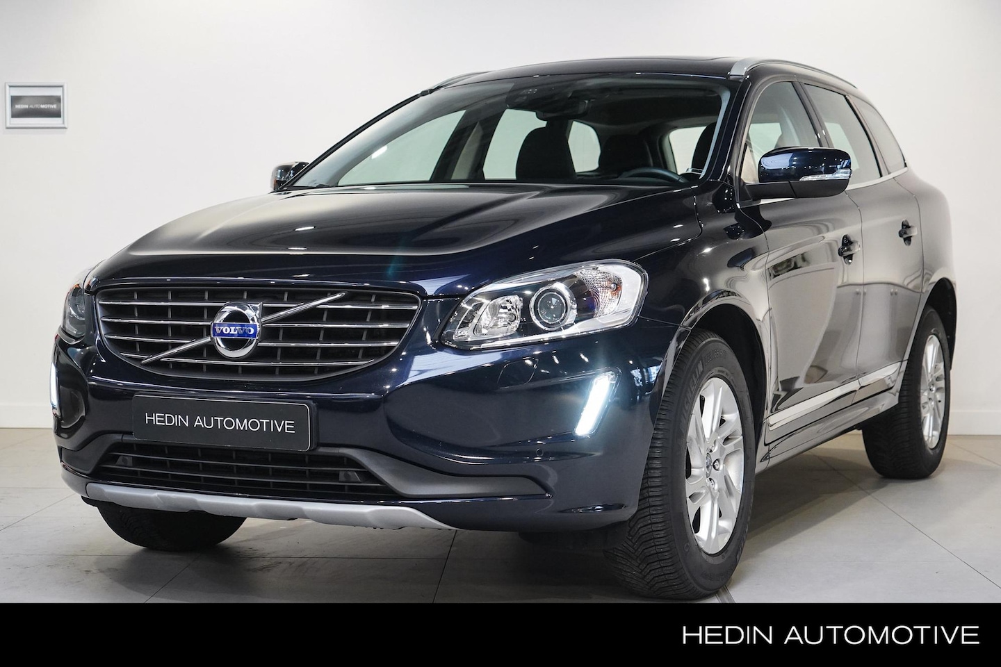 Volvo XC60 - T5 FWD Nordic+ Automaat 245pk | Volvo Hedin Onderhouden | Trekgewicht 1600kg | Panoramadak - AutoWereld.nl
