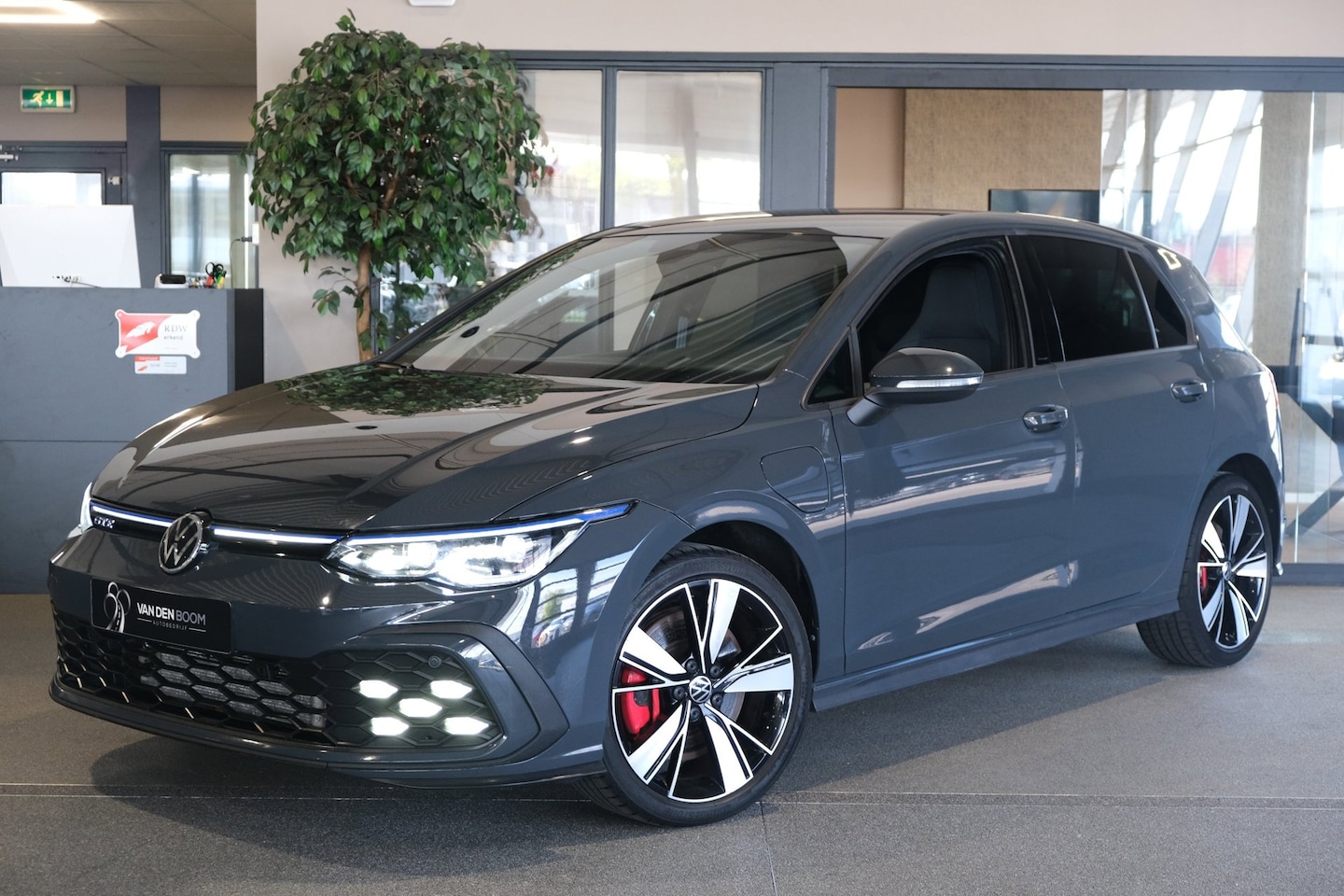 Volkswagen Golf - 1.4 eHybrid GTE 245 PK Mist Navi Led Cam Pdc Acc - AutoWereld.nl