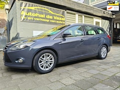 Ford Focus Wagon - 1.0 EcoBoost Titanium Trekhaak Onderhoud gehad