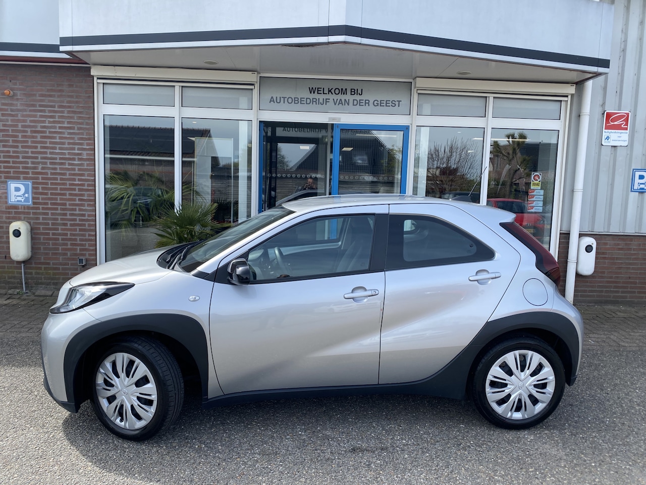 Toyota Aygo X - 1.0 VVT-i S-CVT play 1.0 VVT-i S-CVT Play - AutoWereld.nl