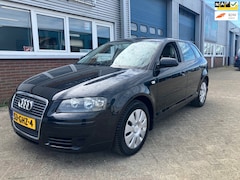 Audi A3 Sportback - 1.6 Attraction Business Edition Cruisse Clima