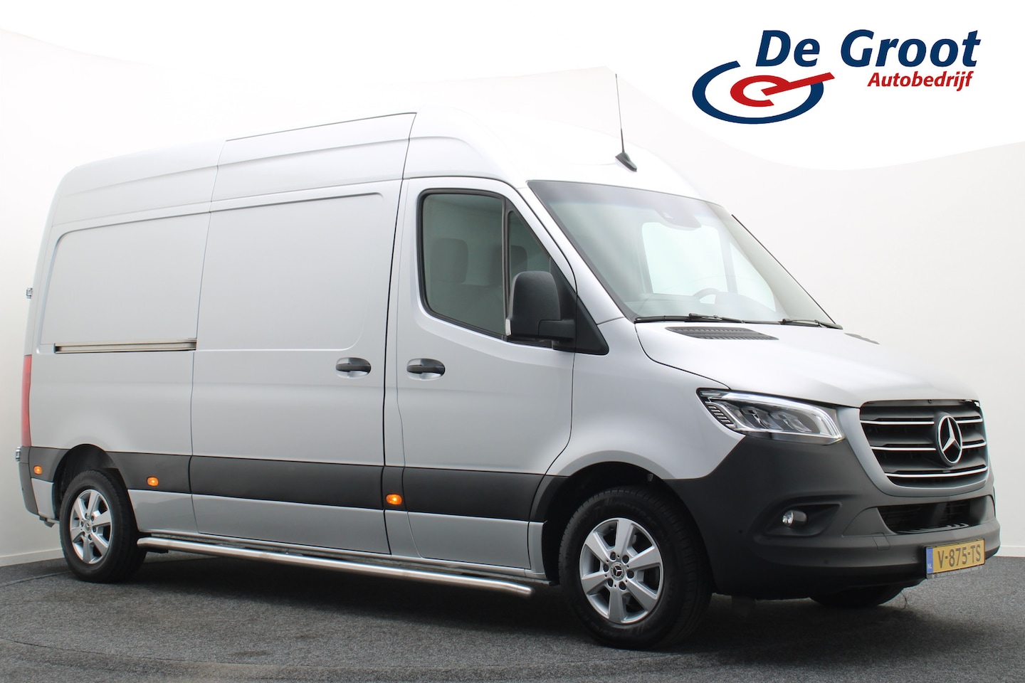 Mercedes-Benz Sprinter - 314 2.2 CDI Automaat L2H2 3-Zits, LED, Climate, Camera, Cruise, Navigatie, Bluetooth, Trek - AutoWereld.nl