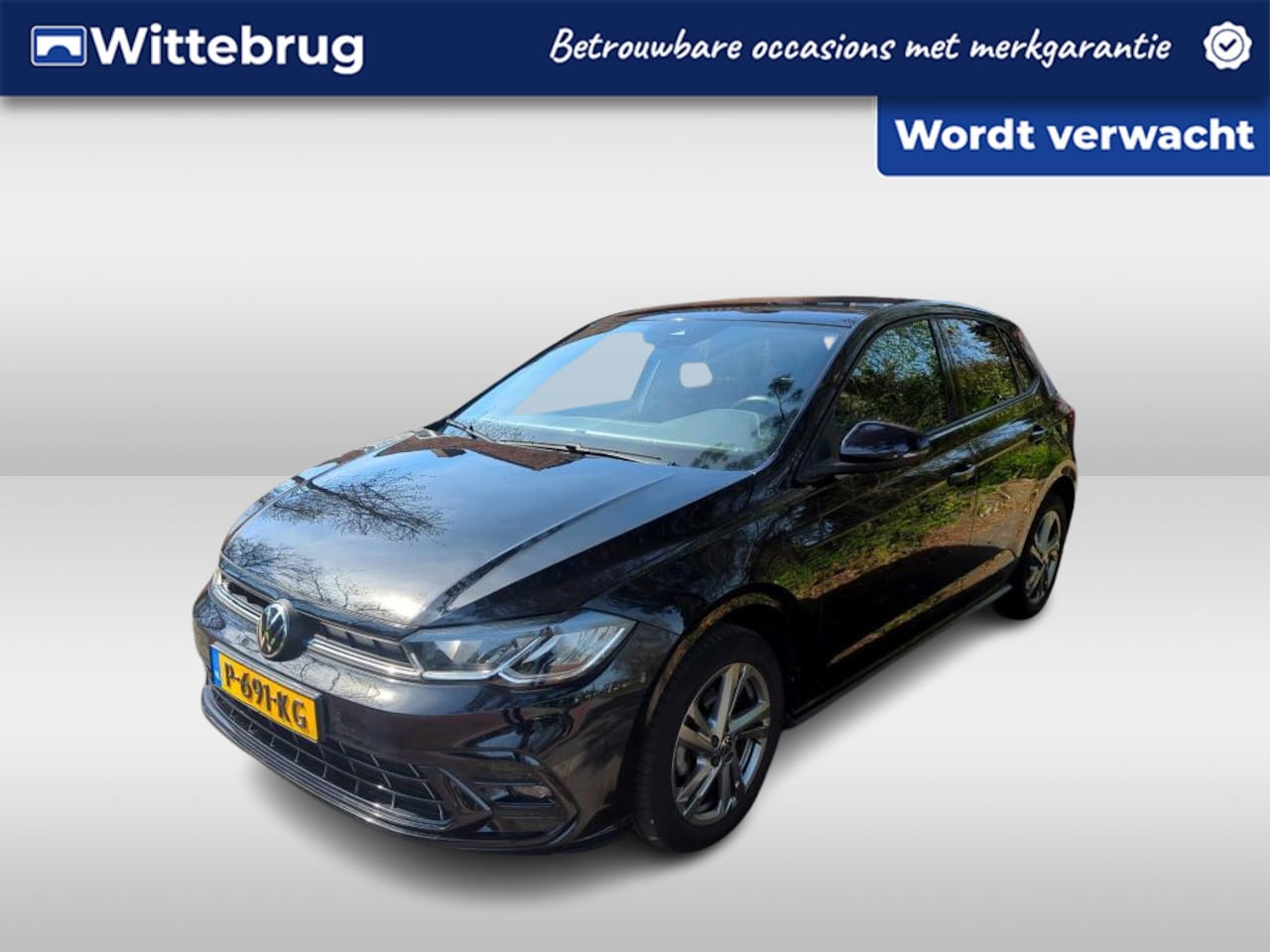 Volkswagen Polo - 1.0 TSI R-Line / Navigatie / App connect / Parkeersensoren V+A / Climate controle / Lichtm - AutoWereld.nl