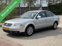 Volkswagen Passat - 2.0-20V Athene AIRCO CRUISE TREKHAAK