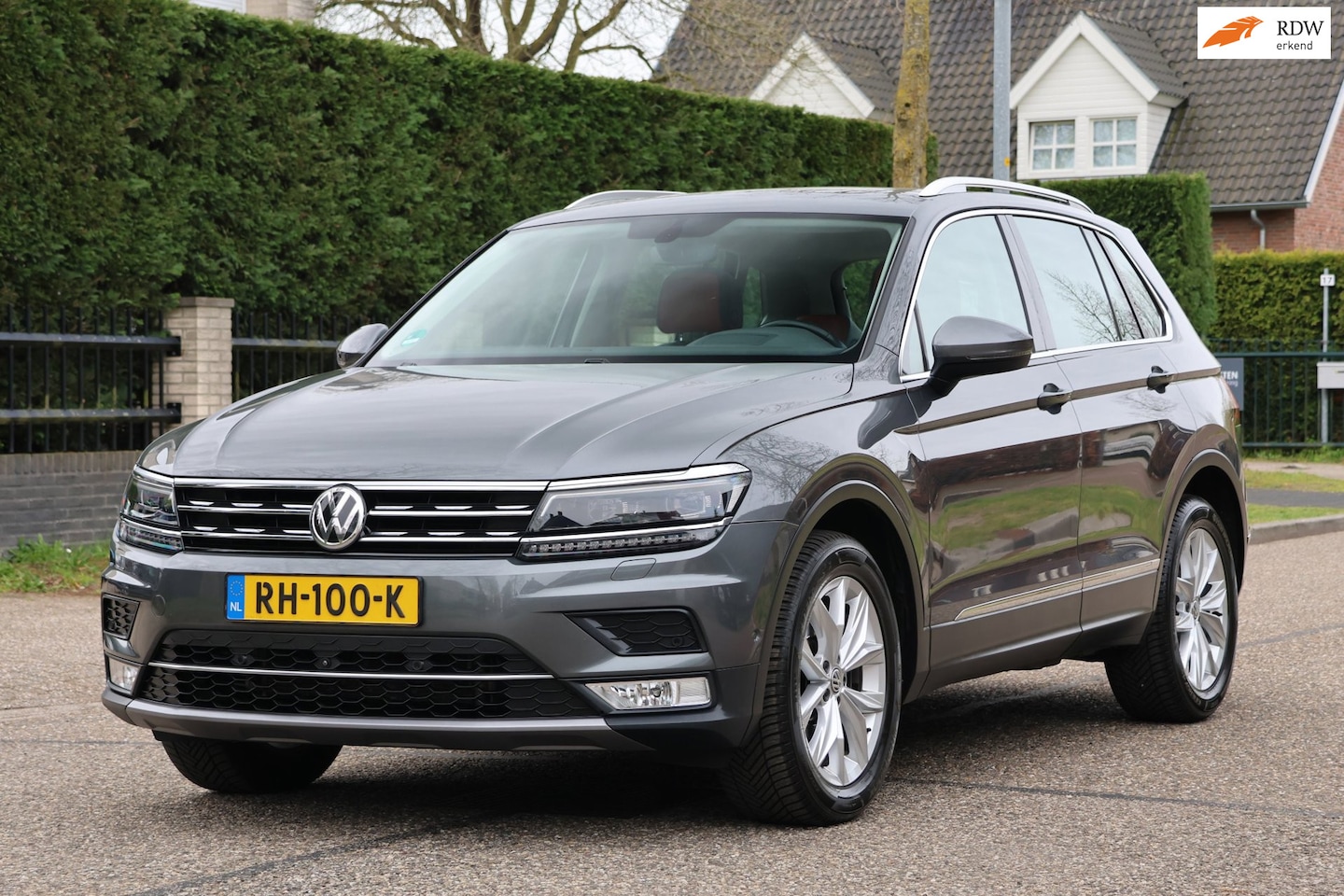 Volkswagen Tiguan - 2.0 TSI 4Motion Highline | PANO | CARPLAY | VIRTUAL COCKPIT | CAMERA | TREKHAAK | MOOIE GO - AutoWereld.nl