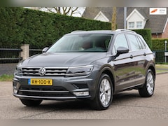 Volkswagen Tiguan - 2.0 TSI 4Motion Highline | PANO | CARPLAY | VIRTUAL COCKPIT | CAMERA | TREKHAAK | MOOIE GO