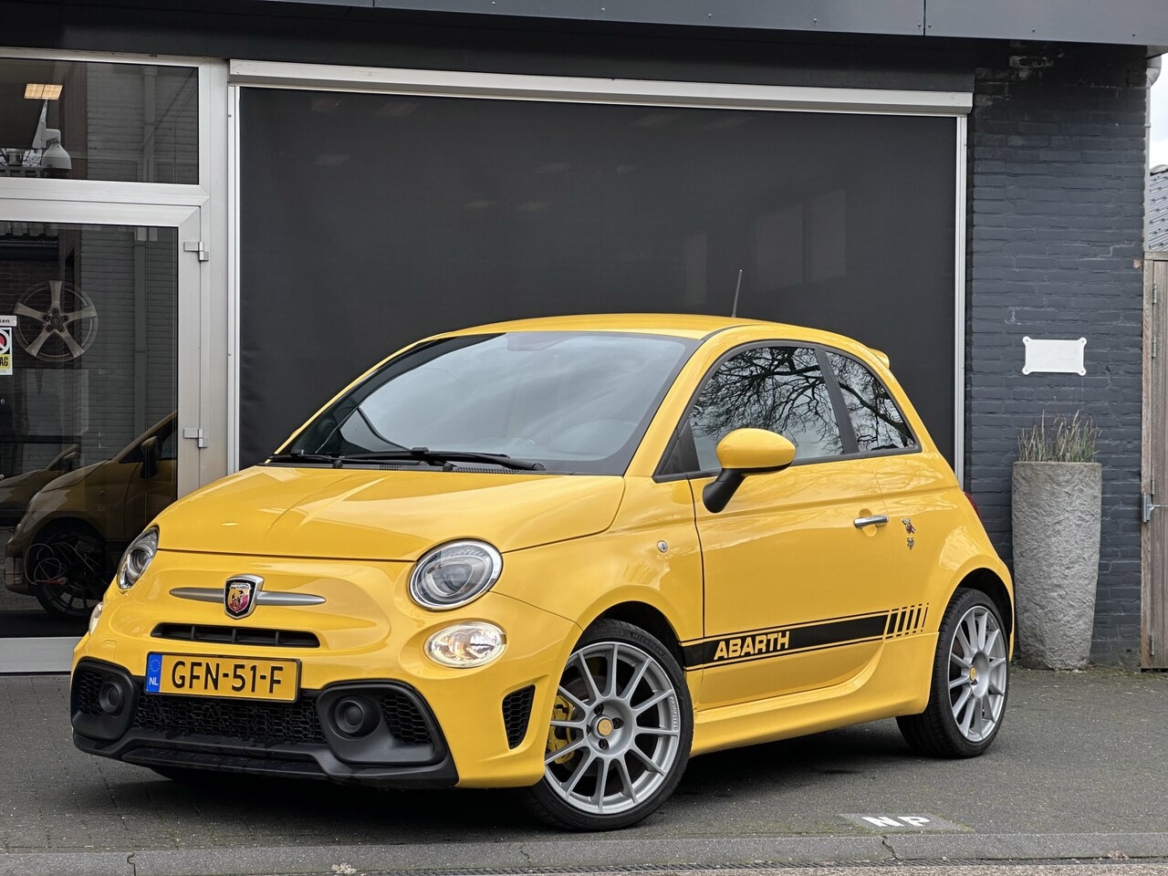Fiat 500 C - 1.4 T-Jet Abarth 595 1.4 T-Jet Abarth 595 - AutoWereld.nl