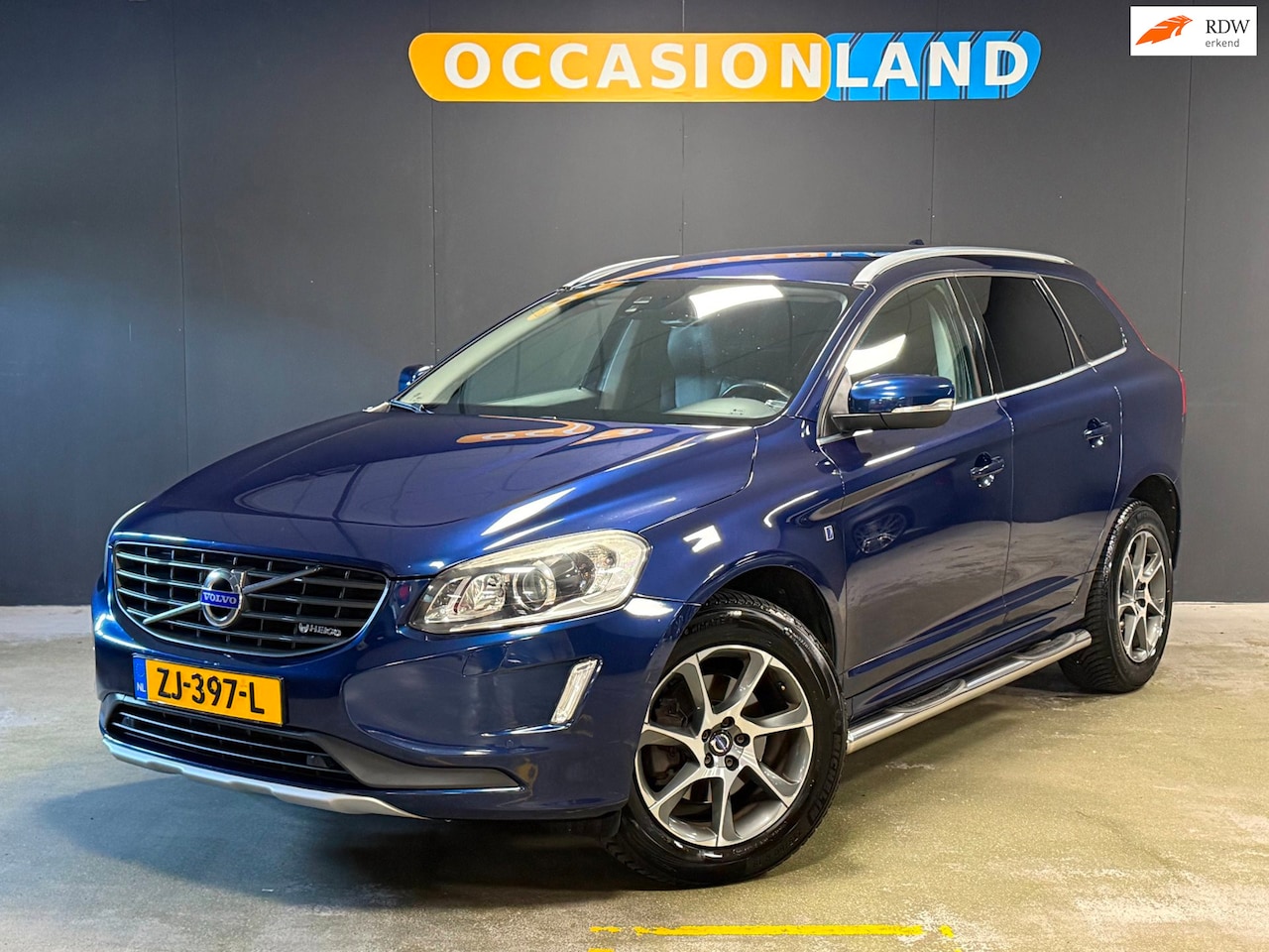 Volvo XC60 - 2.0 D4 FWD Summum|CAMERA|TREKHAAK|CRUISE|STOELV|BLUETOOTH|LEDER|18INCH| - AutoWereld.nl