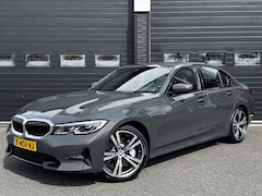 BMW 3-serie - 330e High Executive 293PK Dealer OH | Laser | 19'' | Individual kleur | Leder | €29.950,