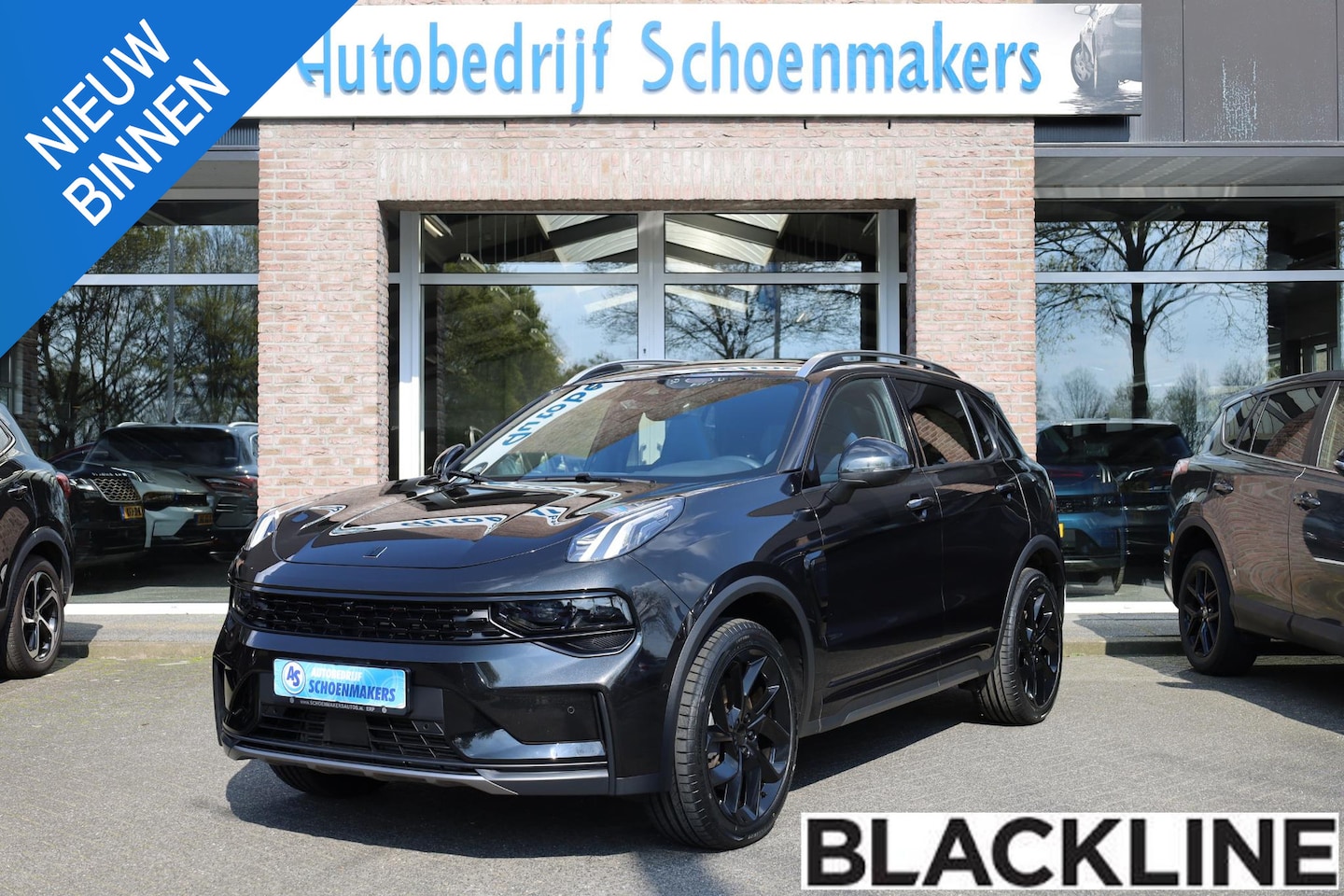 Lynk & Co 01 - 1.5 MY23! 6.6 BLACKLINE! ZWARTE-HEMEL ROLHOES MY23 360-CAMERA PANO/SCHUIF INFINITY DAB NAV - AutoWereld.nl